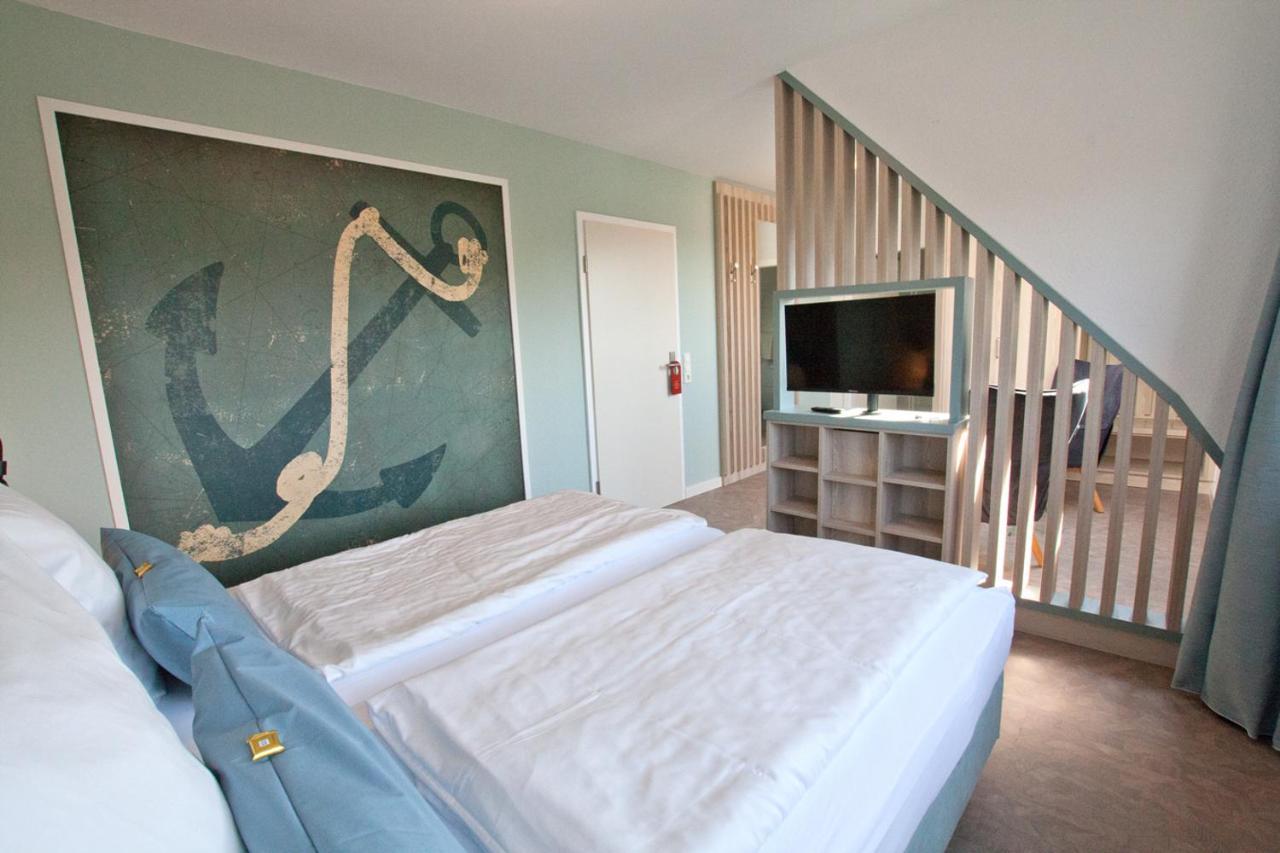 Hotel Garni Goldener Anker Greetsiel Esterno foto