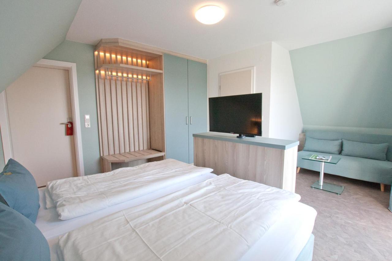 Hotel Garni Goldener Anker Greetsiel Esterno foto
