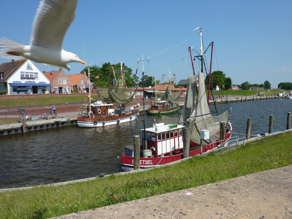 Hotel Garni Goldener Anker Greetsiel Esterno foto